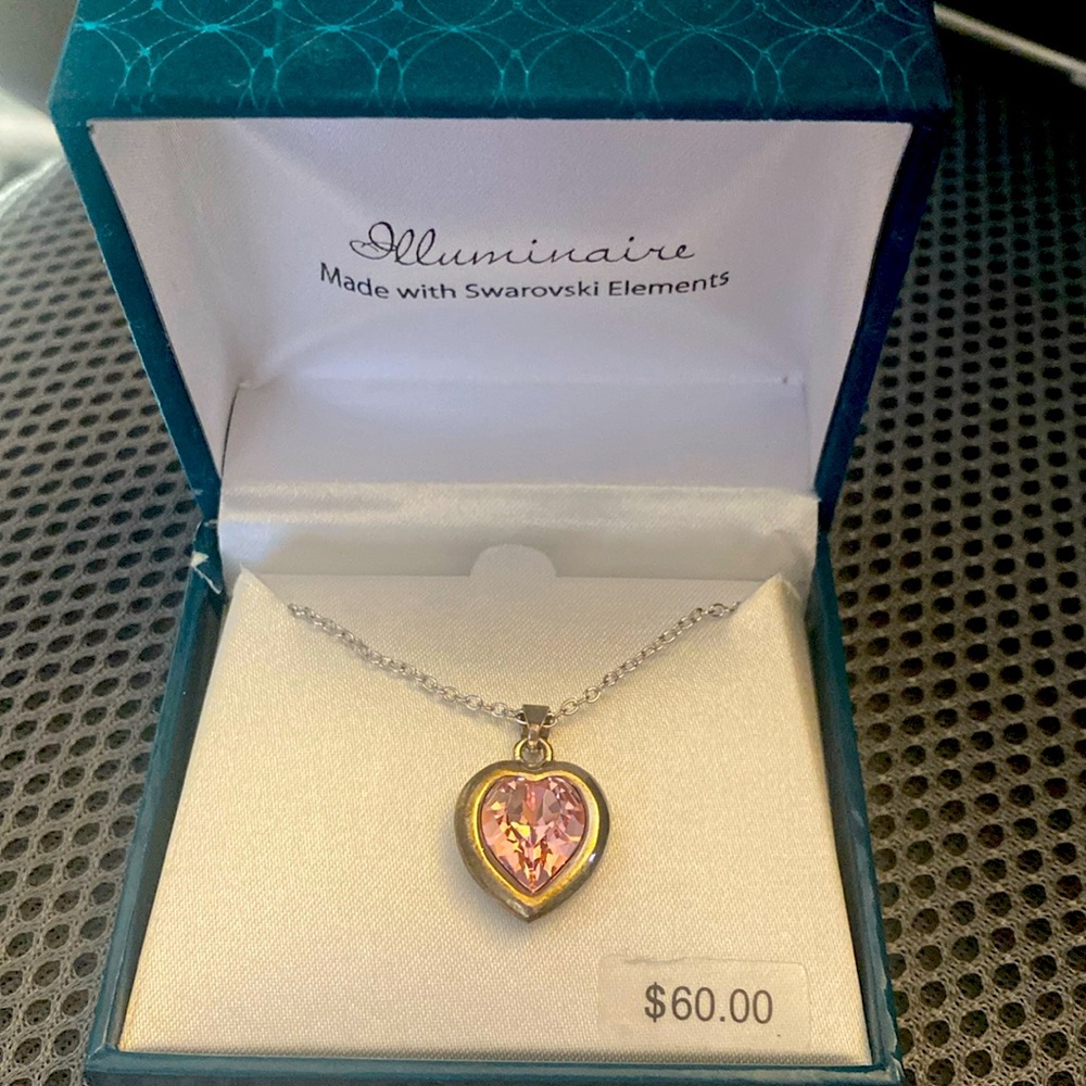 Swarovski elements crystal heart shaped pink necklace - never worn